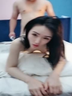 1比较扛草的骚人妻被